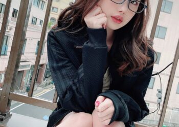 EaZKC TUMAEPW0c.jpeg